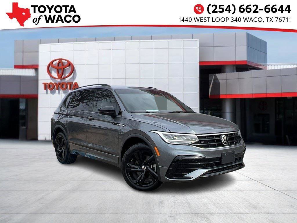 Used 2024 Volkswagen Tiguan SE R-Line image 1