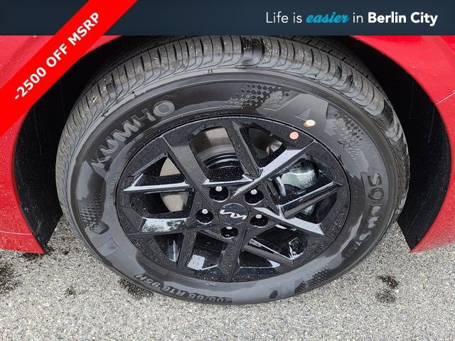 New 2025 Kia K5 LXS image 13