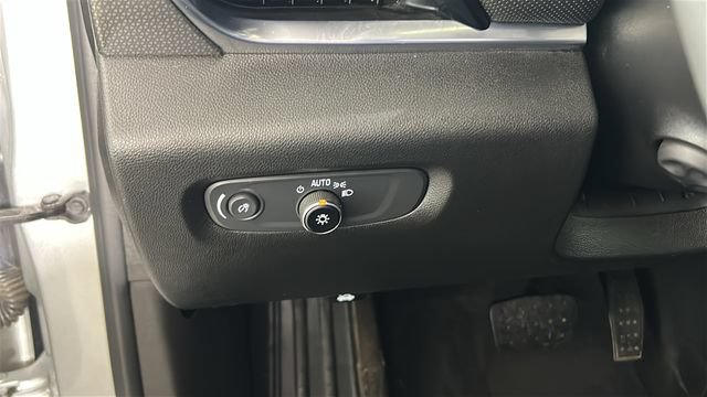 Used 2022 Chevrolet Traverse Premier w/ Redline Edition AWD/4WD image 19