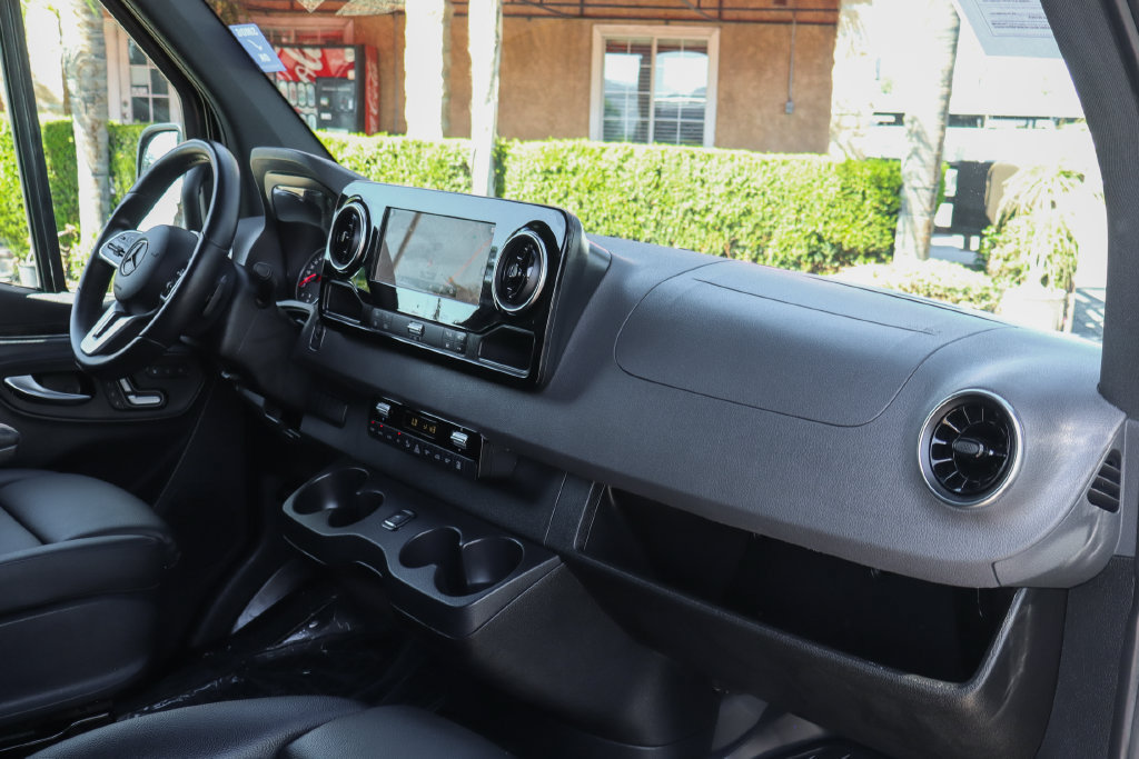 Used 2023 Mercedes-Benz Sprinter 2500 image 37