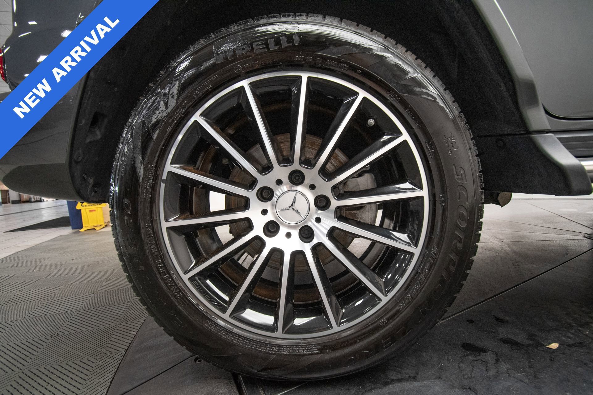 Used 2021 Mercedes-Benz G 550 image 32
