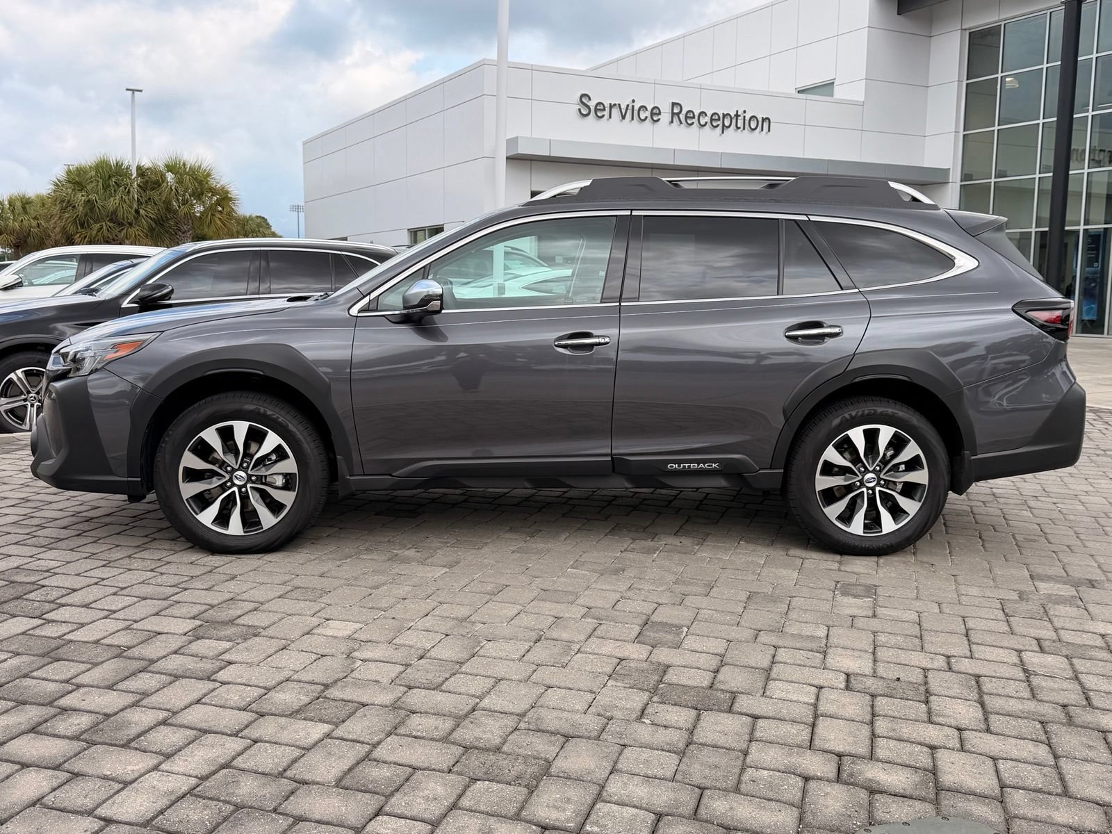 Used 2025 Subaru Outback Touring w/ Popular Package #2 AWD/4WD image 9