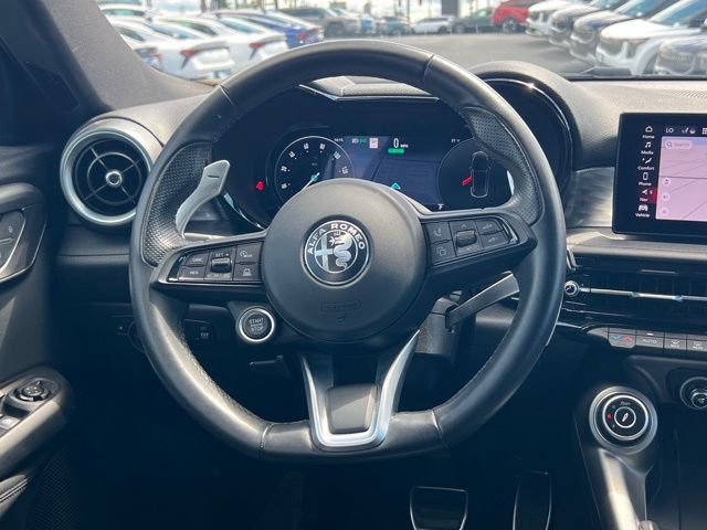 Used 2024 Alfa Romeo Tonale Veloce w/ Premium Interior Package AWD/4WD image 12