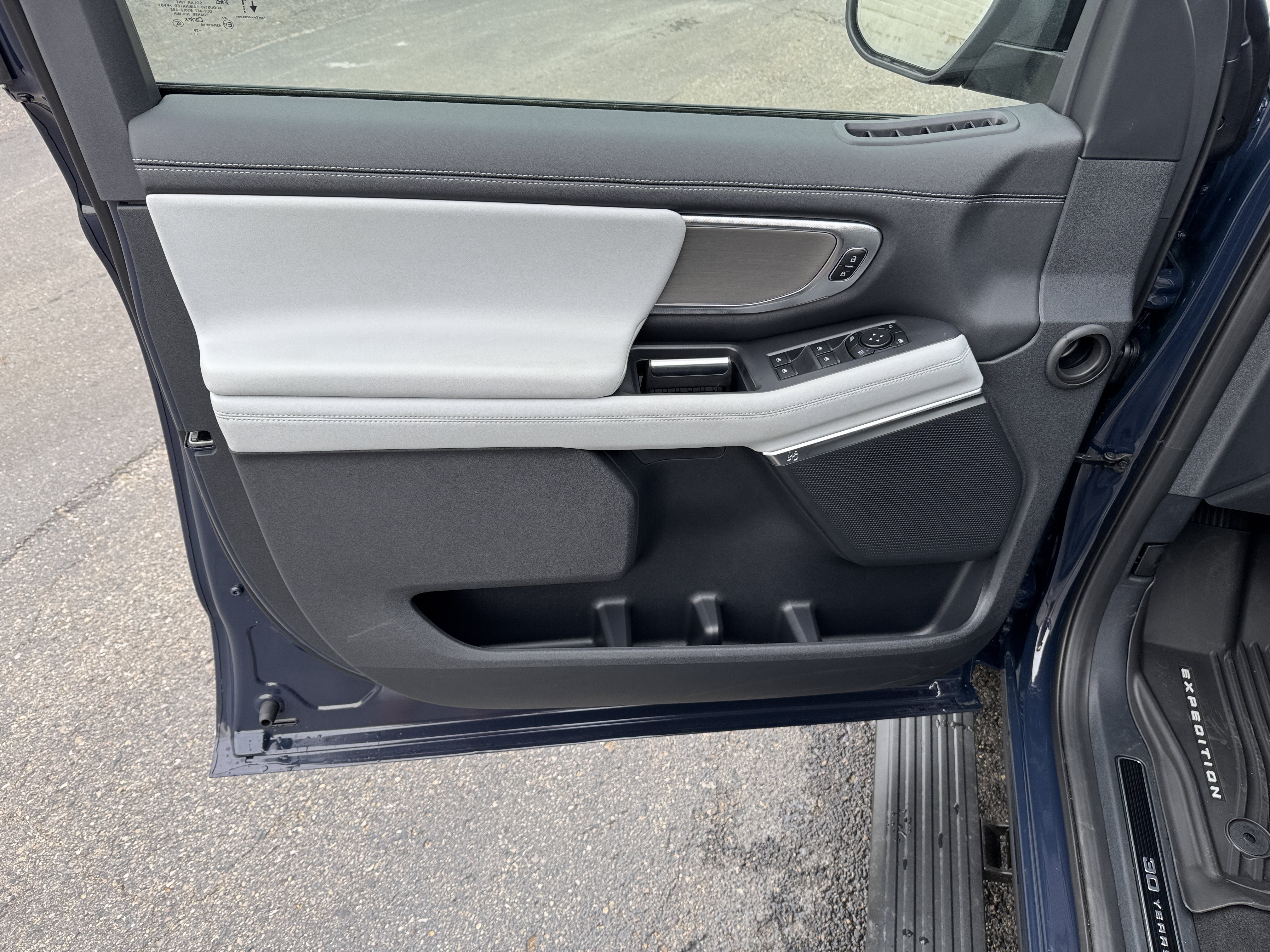 New 2027 Ford Expedition Max Platinum AWD/4WD image 8