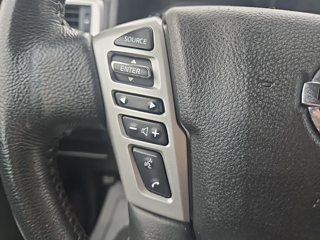 Used 2021 Nissan Titan SV w/ SV Convenience Package image 17