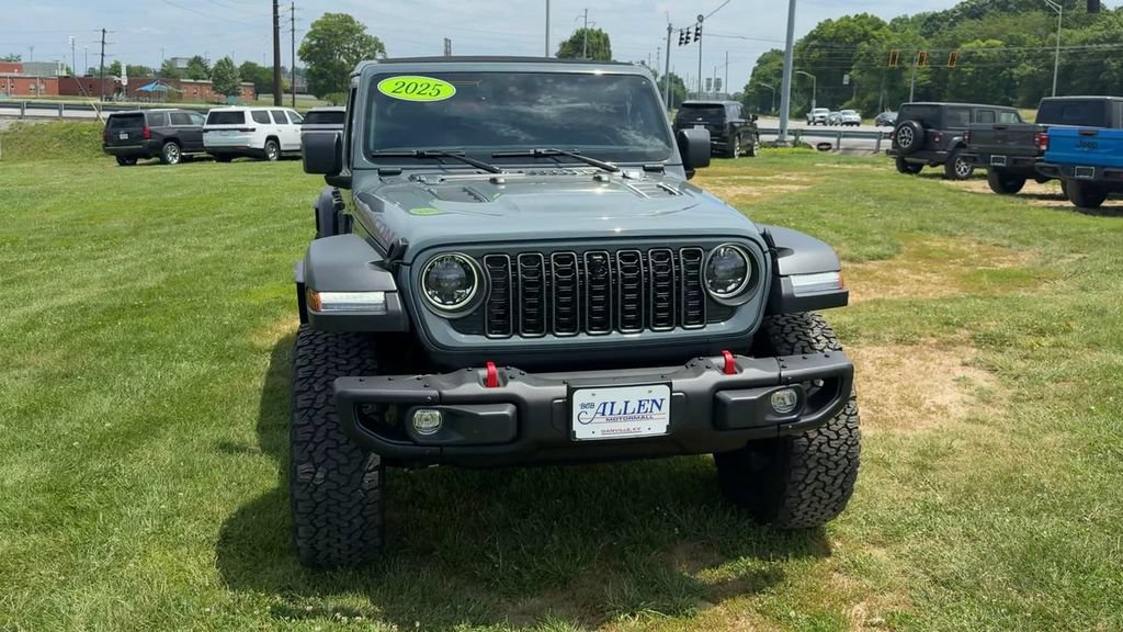 Used 2025 Jeep Wrangler Unlimited Rubicon w/ XTREMEE 35" Tire Package AWD/4WD image 2