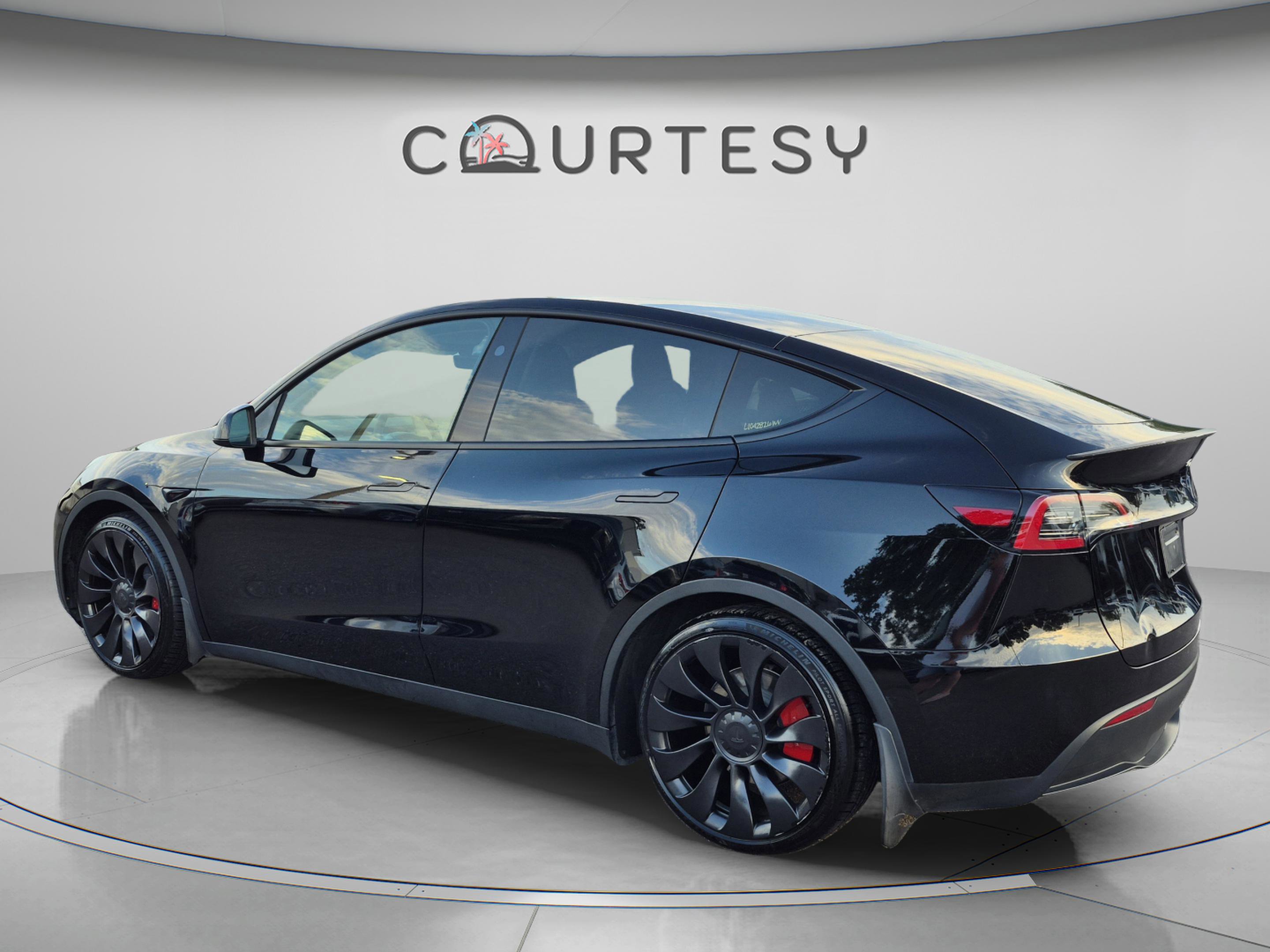Used 2023 Tesla Model Y Performance AWD/4WD image 5
