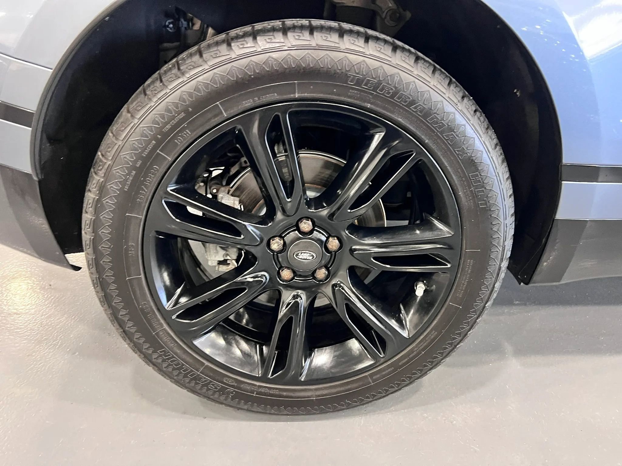 Used 2019 Land Rover Range Rover Velar R-Dynamic SE AWD/4WD image 33