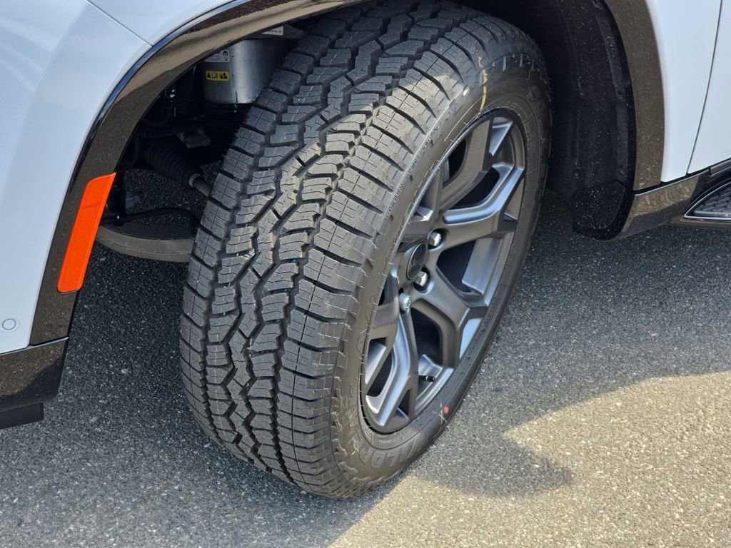 New 2026 Jeep Grand Wagoneer 4WD image 35
