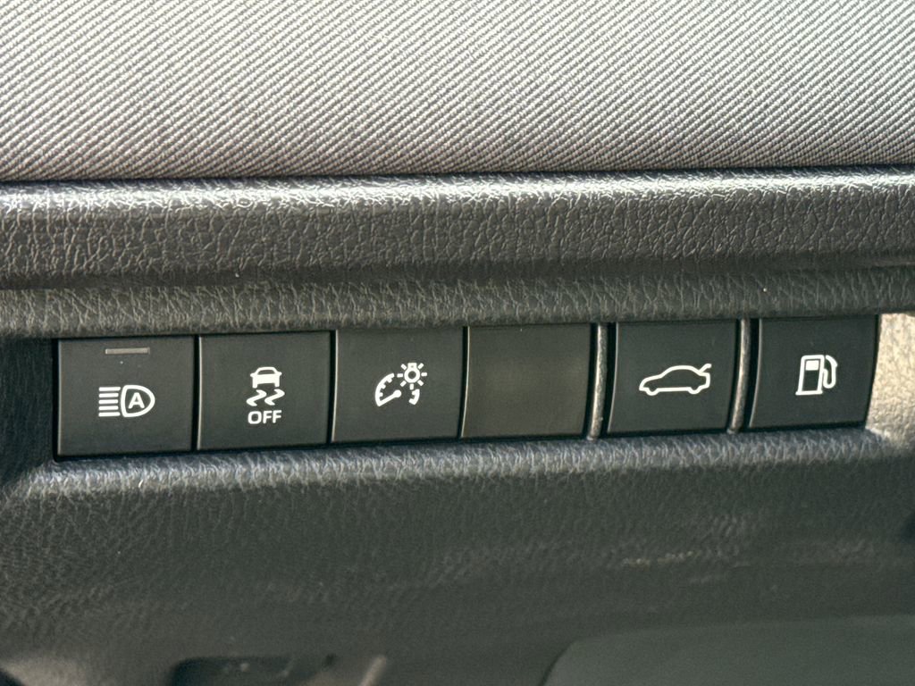 Used 2025 Toyota Camry LE image 21