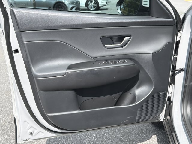 Used 2026 Hyundai Kona Limited FWD image 12