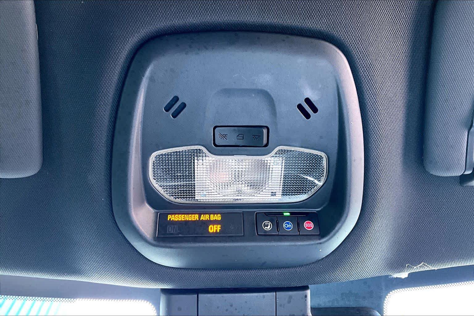 Used 2024 Chevrolet Trax RS FWD image 34