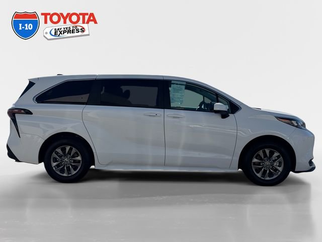 Certified 2025 Toyota Sienna LE FWD image 6