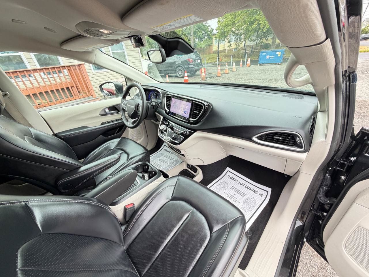 Used 2023 Chrysler Pacifica Touring-L FWD image 50