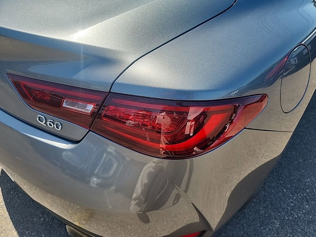 Used 2017 INFINITI Q60 2.0t w/ Premium Plus Package 2.0T RWD image 14