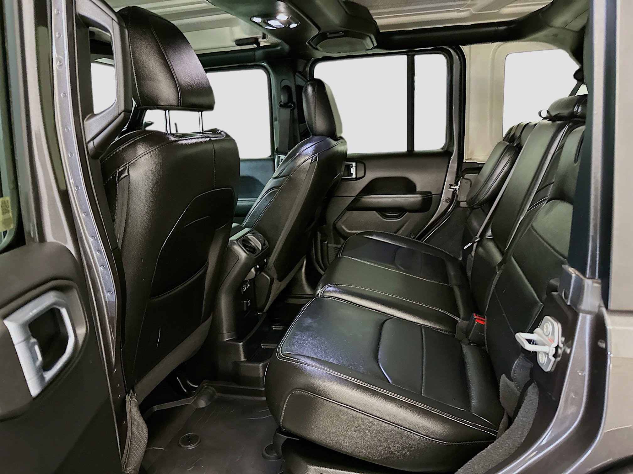 Used 2023 Jeep Wrangler Sahara w/ Cold Weather Group image 29