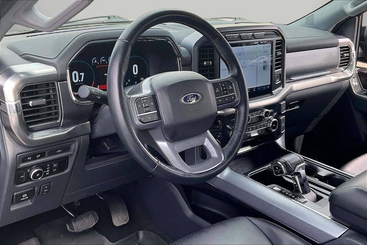 Used 2022 Ford F150 Lariat w/ Trailer Tow Package image 19