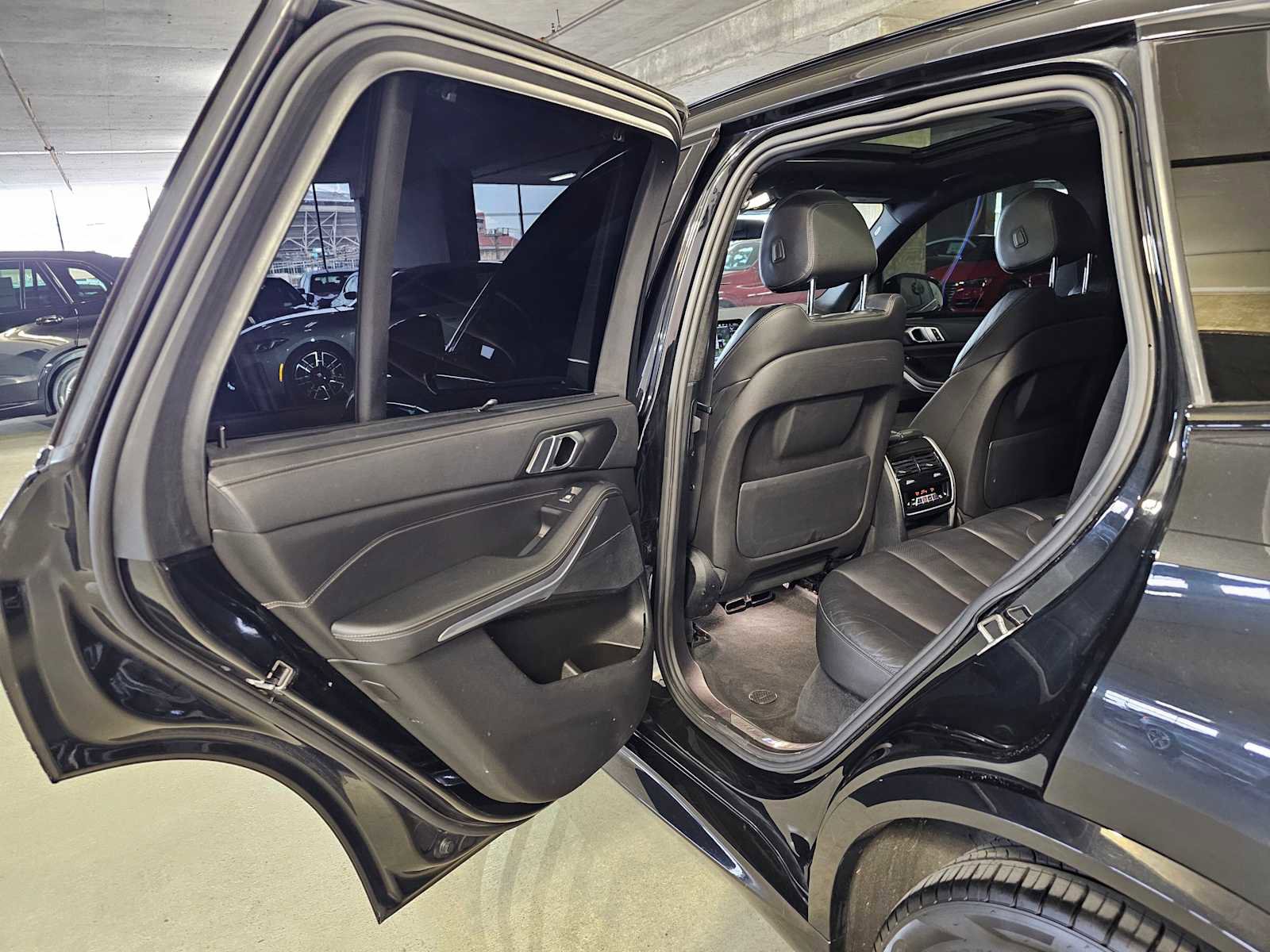 Used 2022 BMW X5 xDrive40i AWD/4WD image 38
