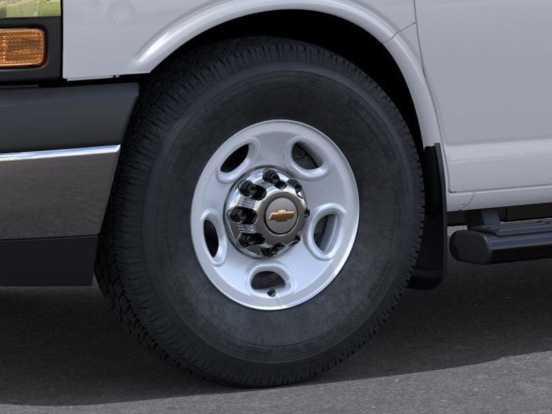 New 2026 Chevrolet Express 2500 LT RWD image 10