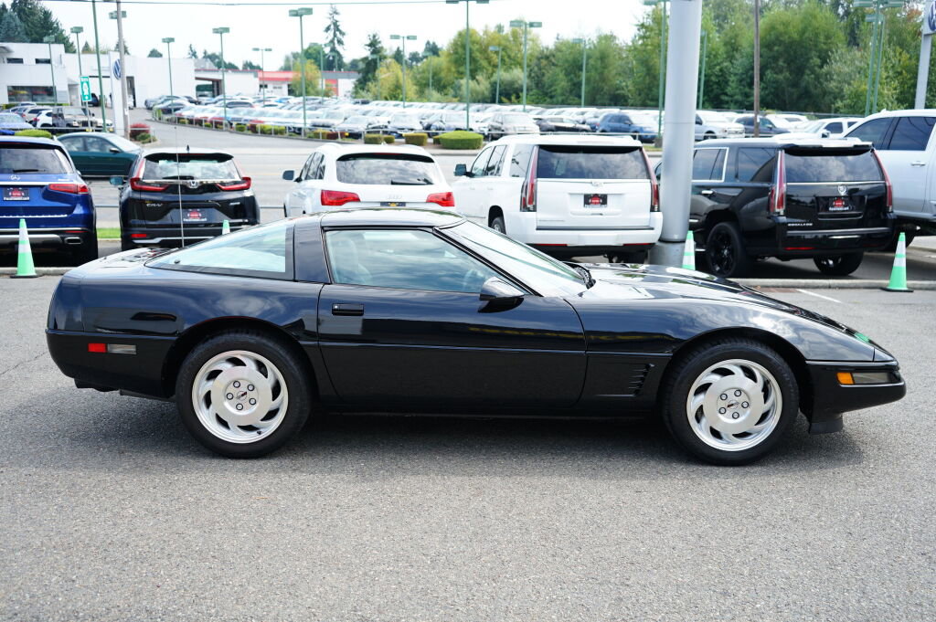 Used 1995 Chevrolet Corvette Coupe image 6