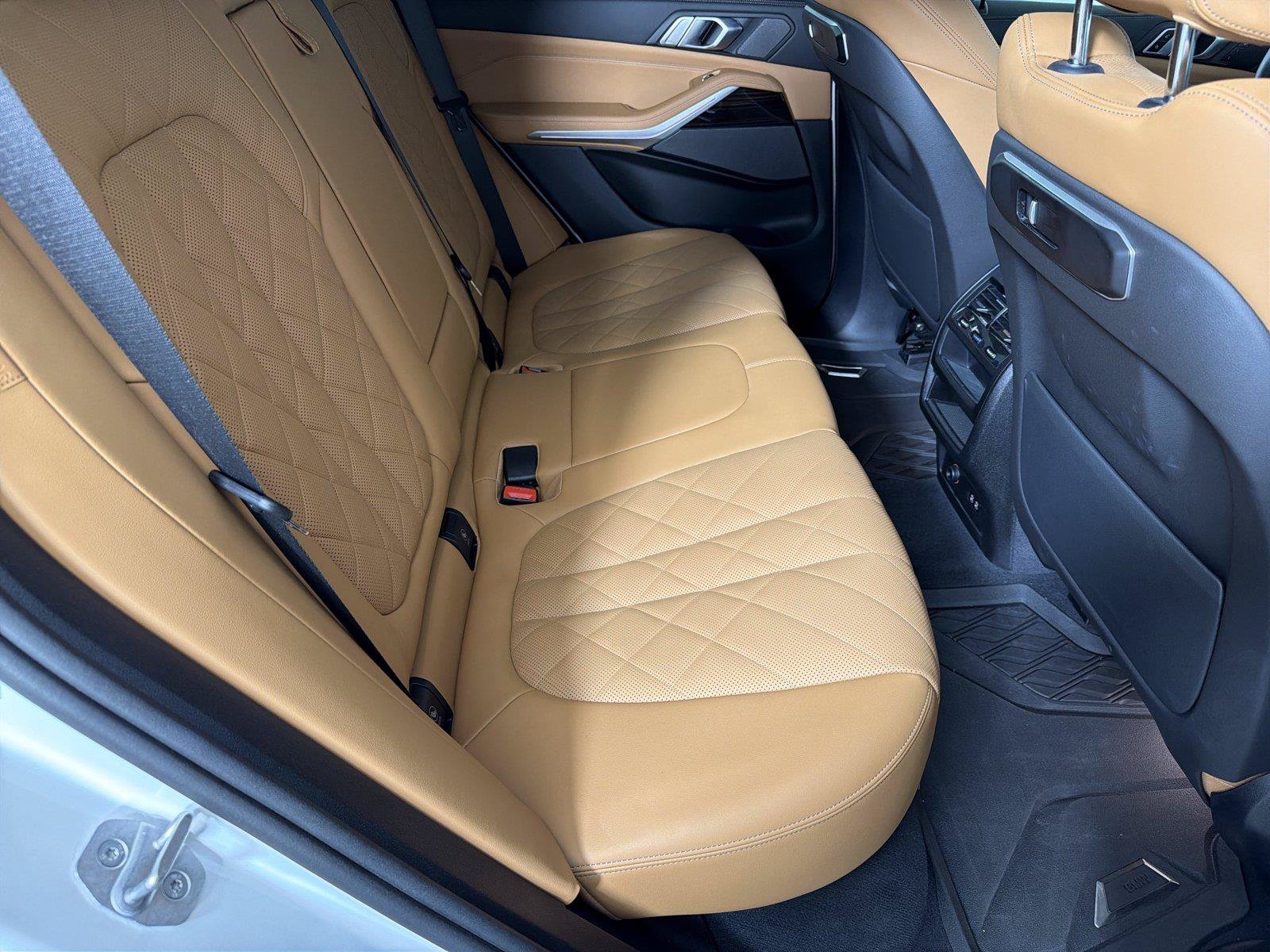 Used 2024 BMW X5 xDrive40i w/ M Sport Package AWD/4WD image 13