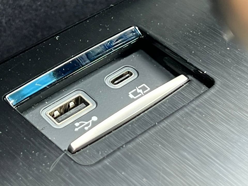 Used 2023 Lexus ES 350 F Sport w/ Accessory Package (Z2) FWD image 28