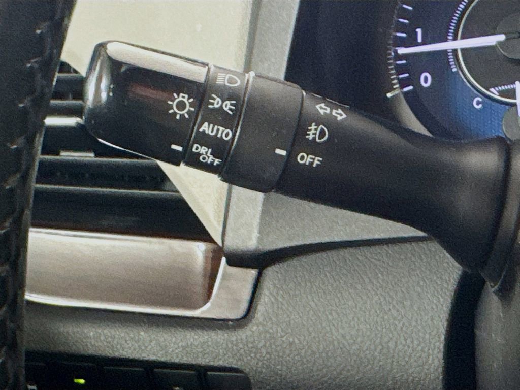 Used 2018 Toyota Sienna Limited Premium w/ Carpet Mat Package image 12