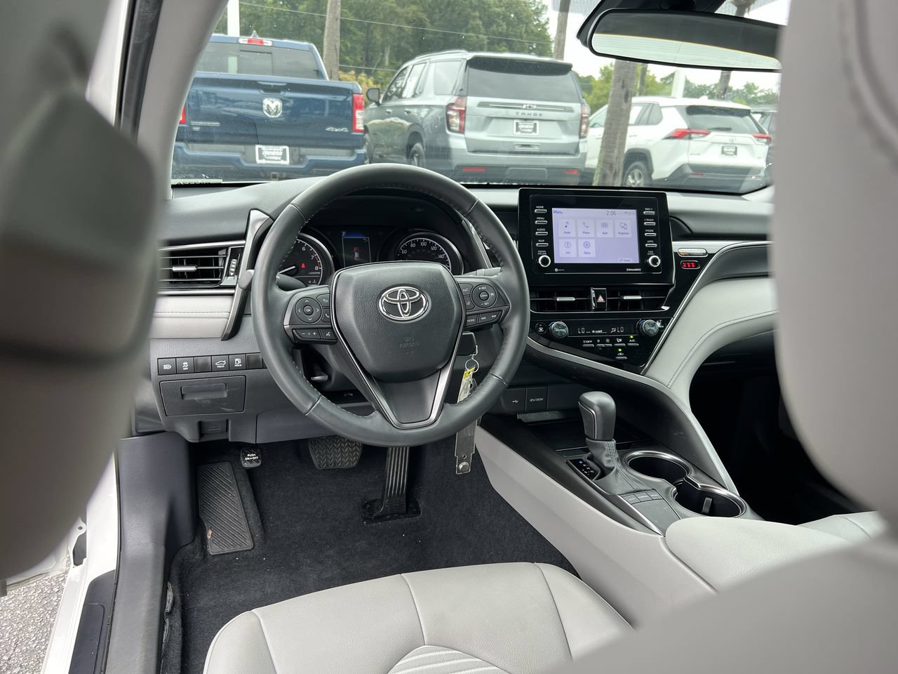 Used 2024 Toyota Camry SE FWD image 30