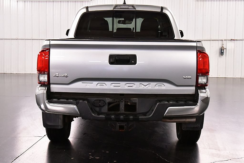 Used 2022 Toyota Tacoma SR5 AWD/4WD image 6
