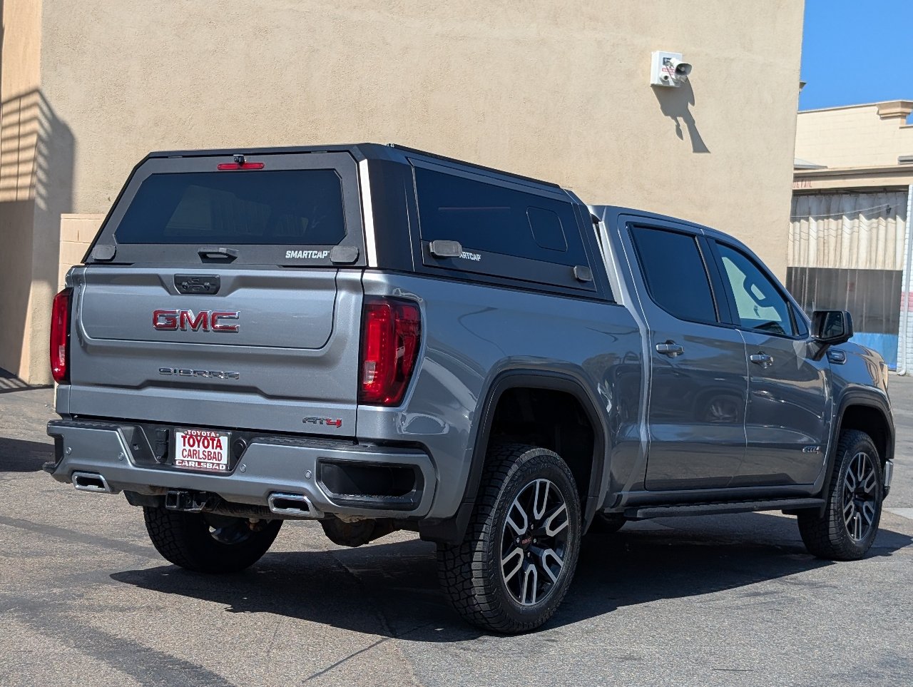 Used 2024 GMC Sierra 1500 AT4 w/ Technology Package AWD/4WD image 13
