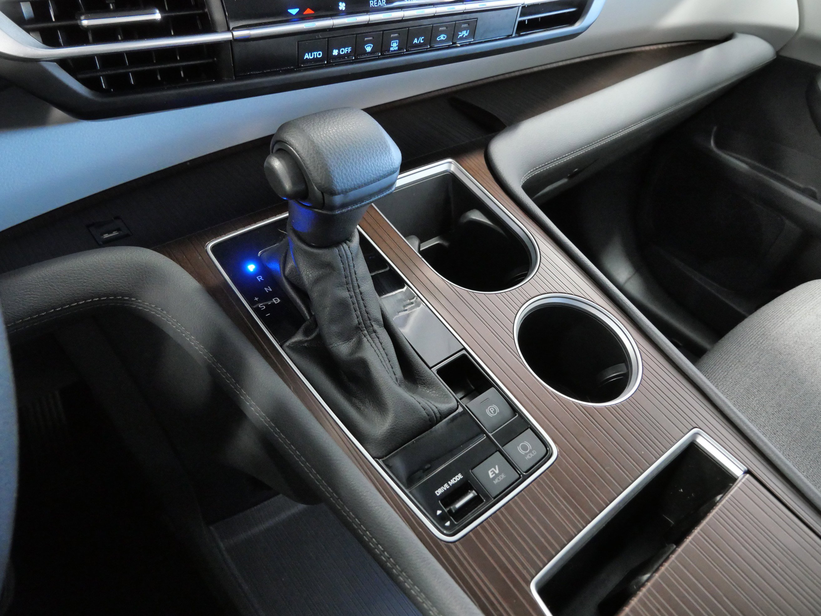 Certified 2024 Toyota Sienna LE image 25