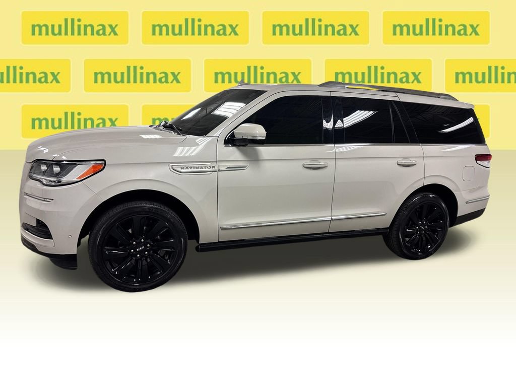Used 2022 Lincoln Navigator Reserve AWD/4WD image 9
