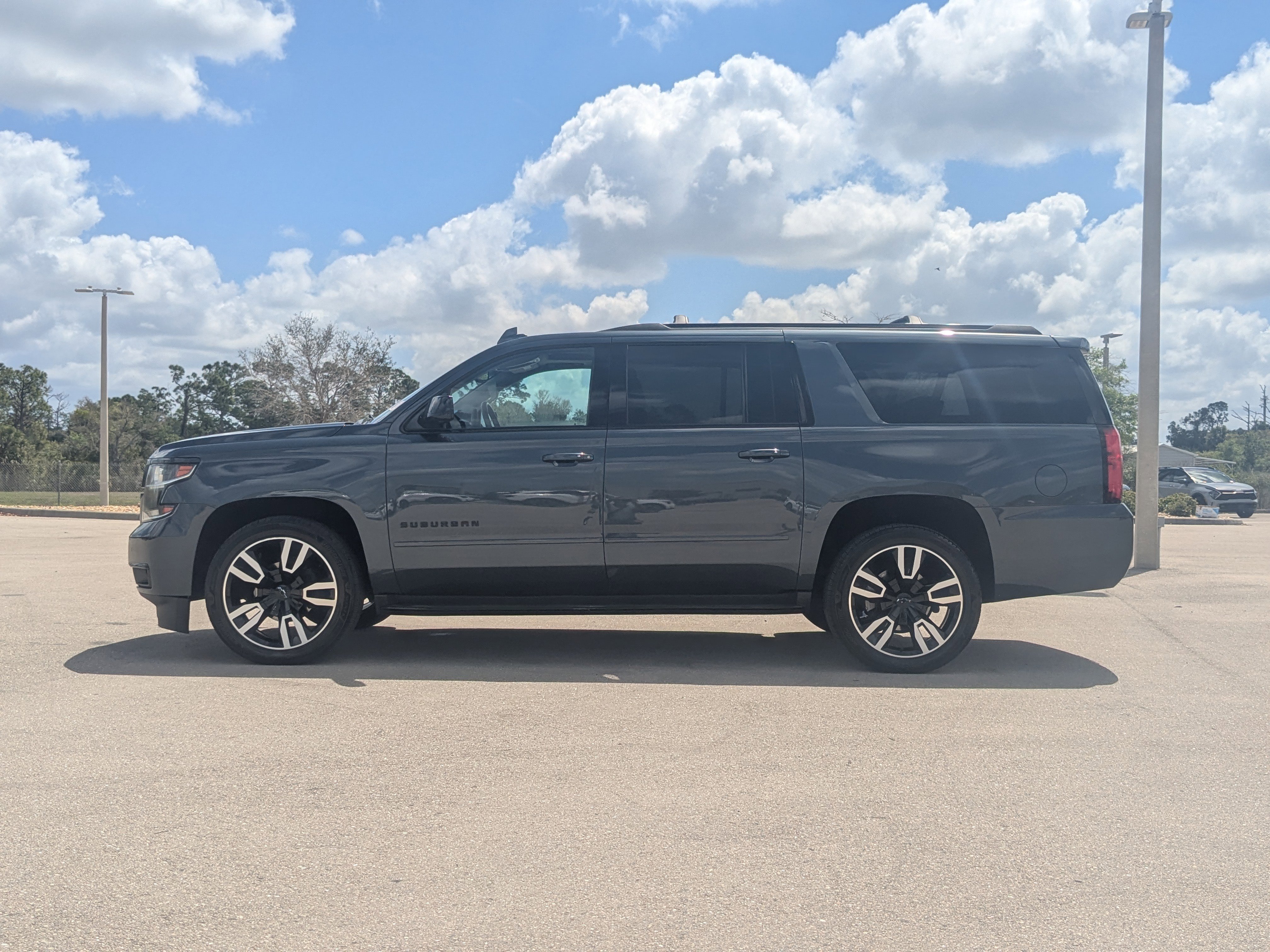 Used 2020 Chevrolet Suburban Premier image 8