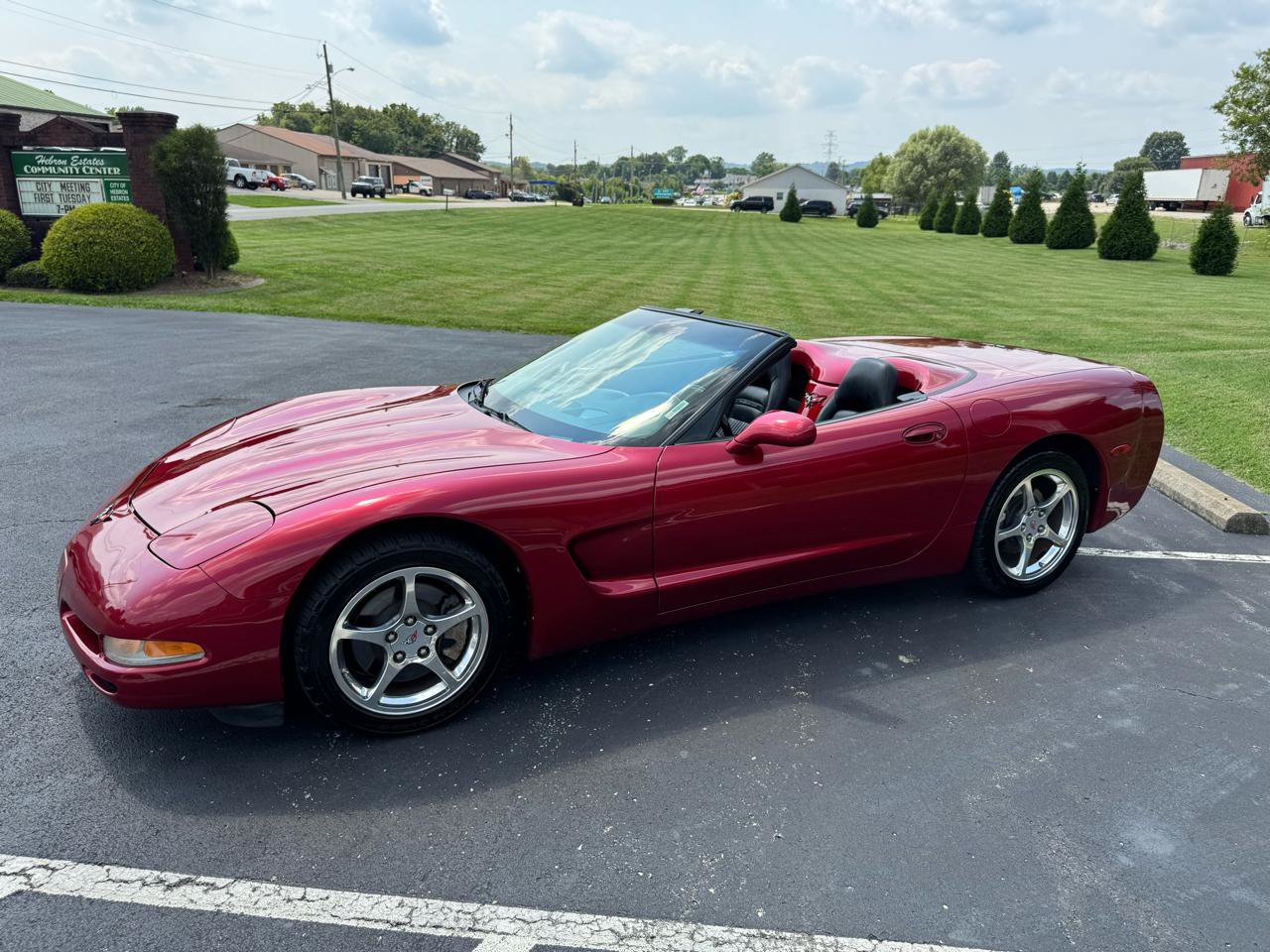 Used 2004 Chevrolet Corvette Convertible w/ Preferred Equipment Group RWD image 4