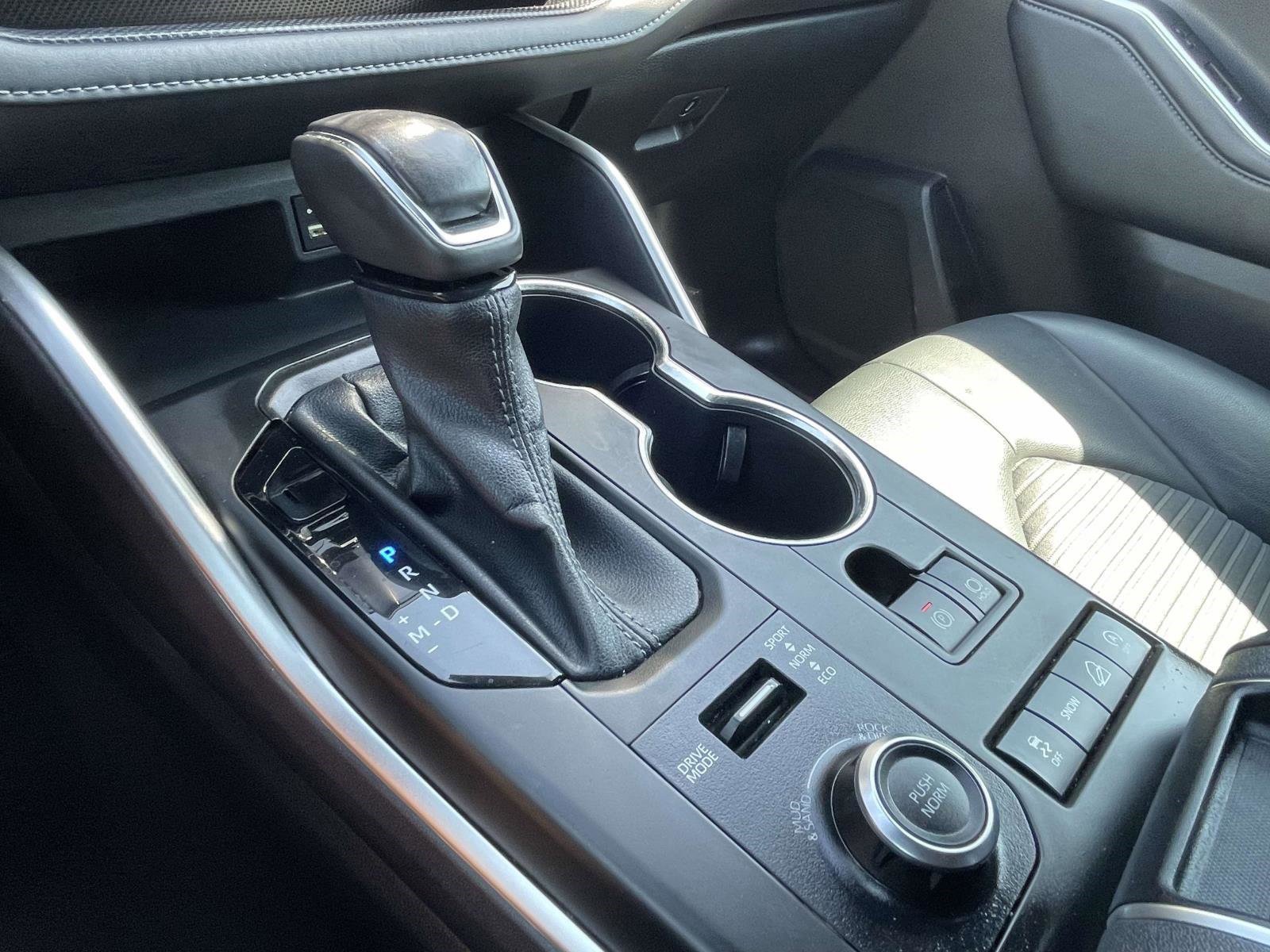 Used 2022 Toyota Highlander XSE AWD/4WD image 33