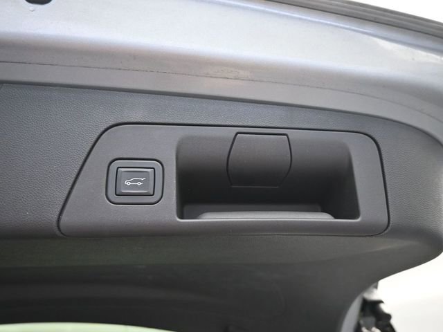 Used 2023 Buick Envision Essence image 36