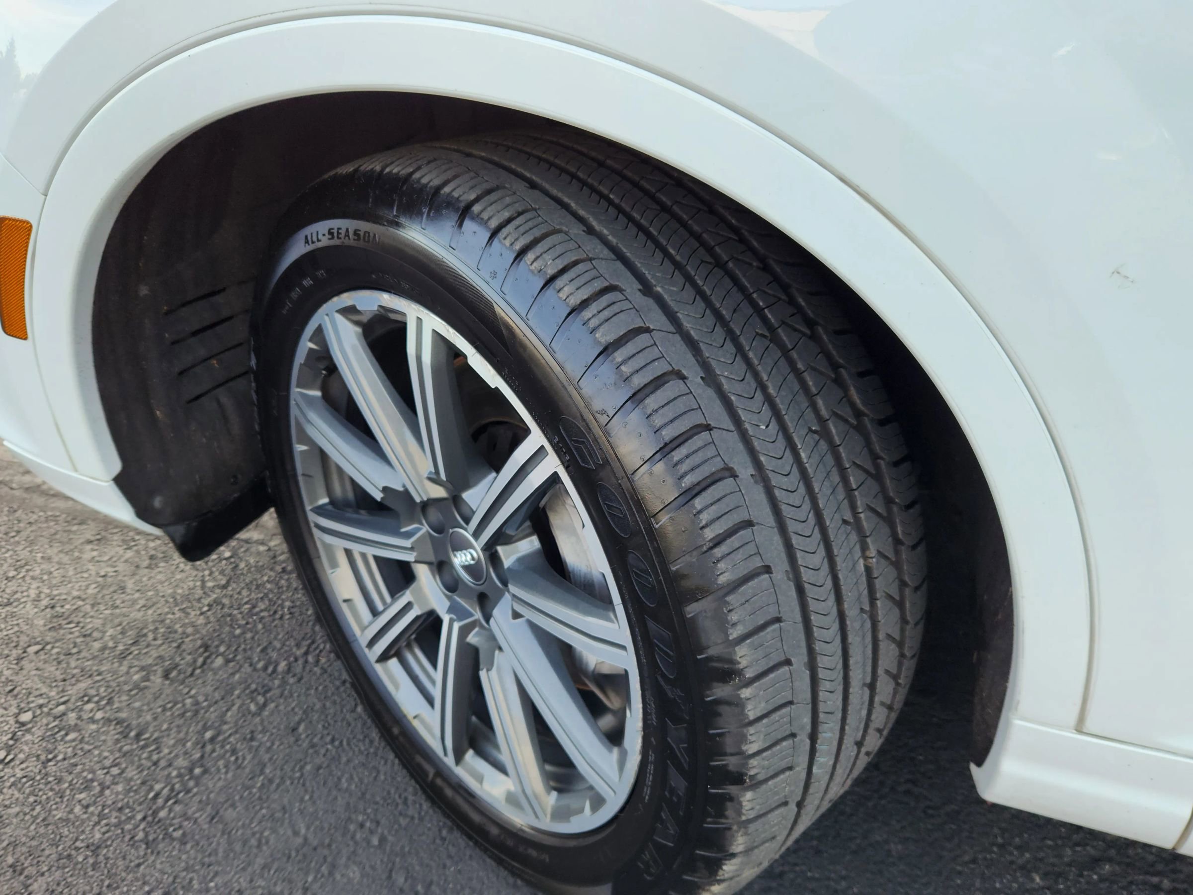 Used 2017 Audi Q7 3.0T Premium Plus image 24