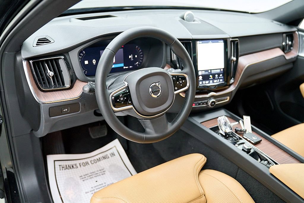 Certified 2023 Volvo XC60 B6 Ultimate w/ Protection Package Premier AWD/4WD image 13