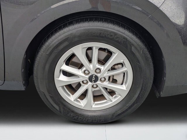 Used 2022 Kia Carnival LX image 9