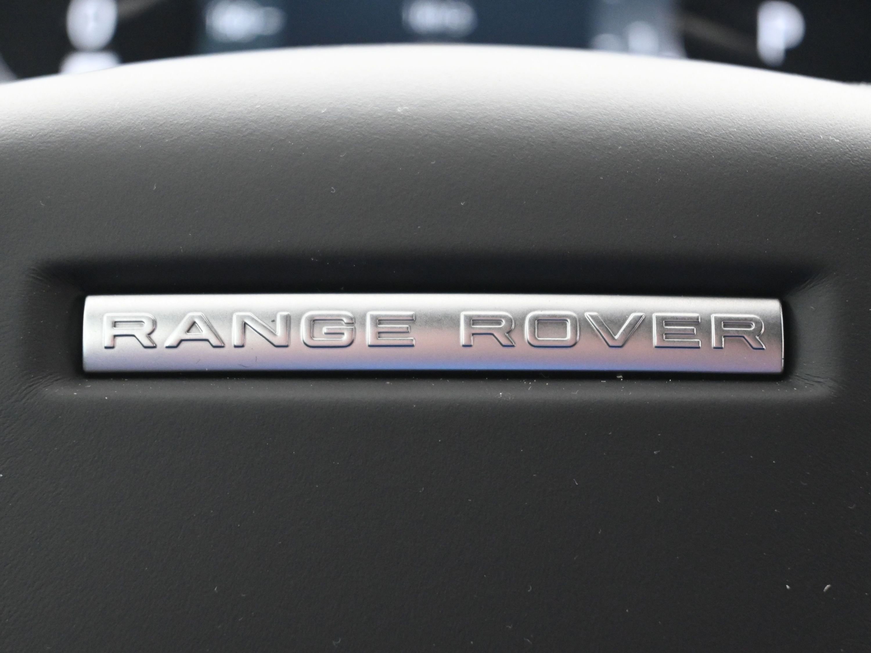 New 2026 Land Rover Range Rover Velar Dynamic SE image 19