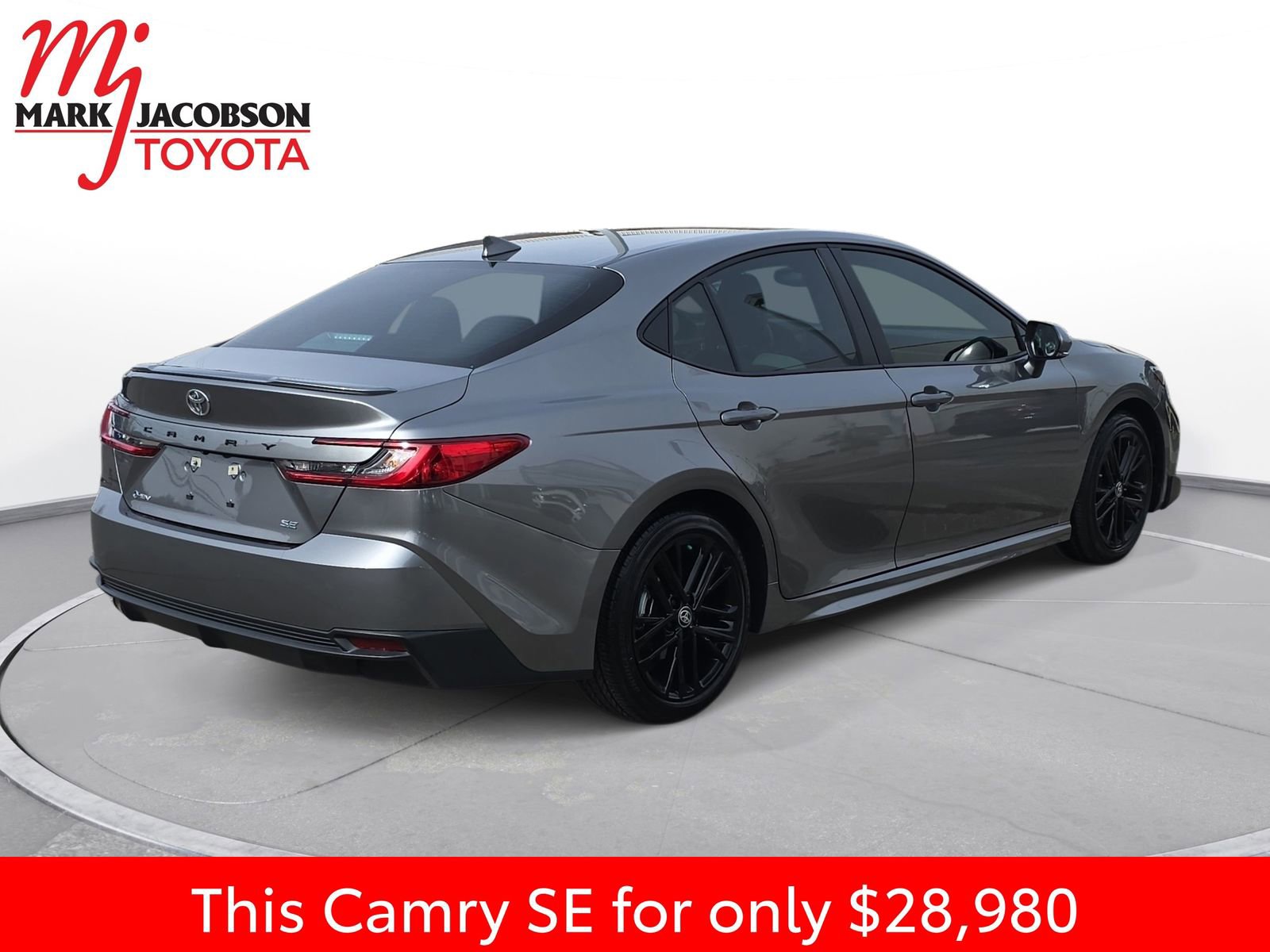 Used 2025 Toyota Camry SE image 9