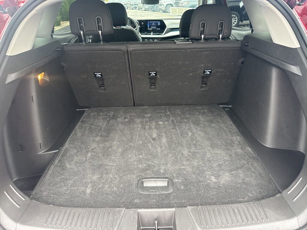 Used 2025 Chevrolet Trax LS image 11