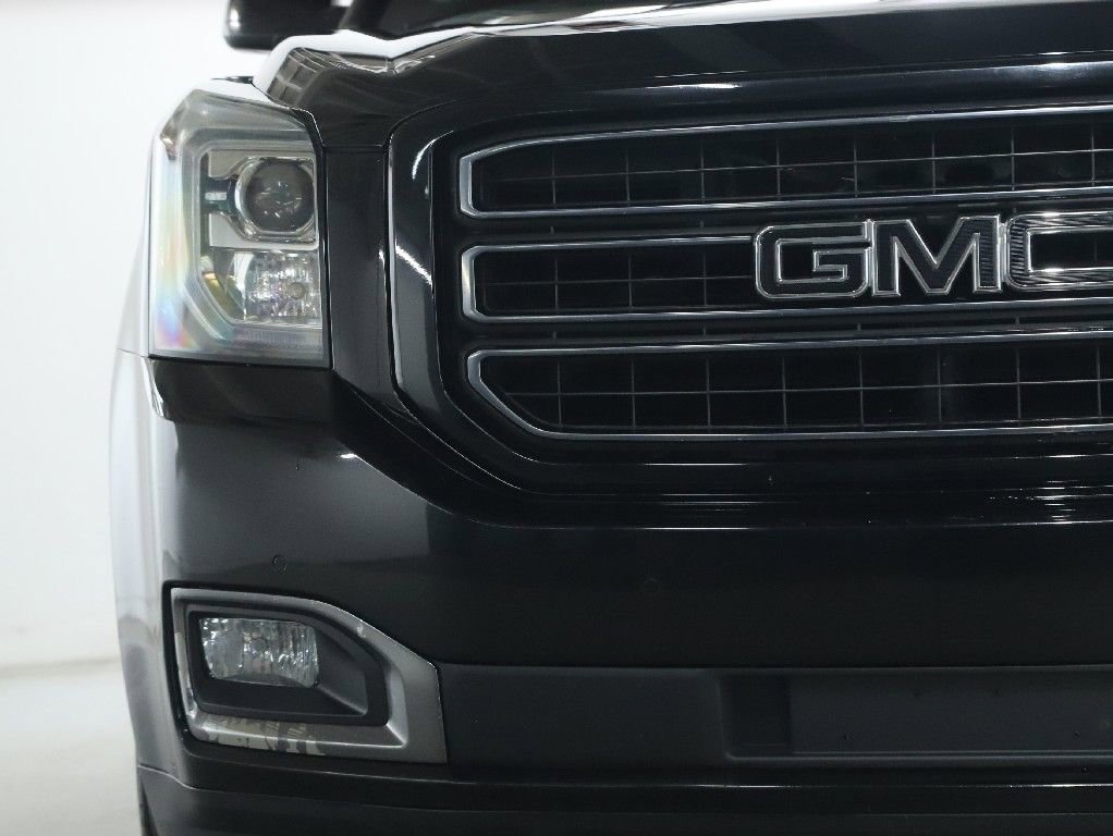 Used 2019 GMC Yukon XL SLT w/ Graphite Performance Edition image 7