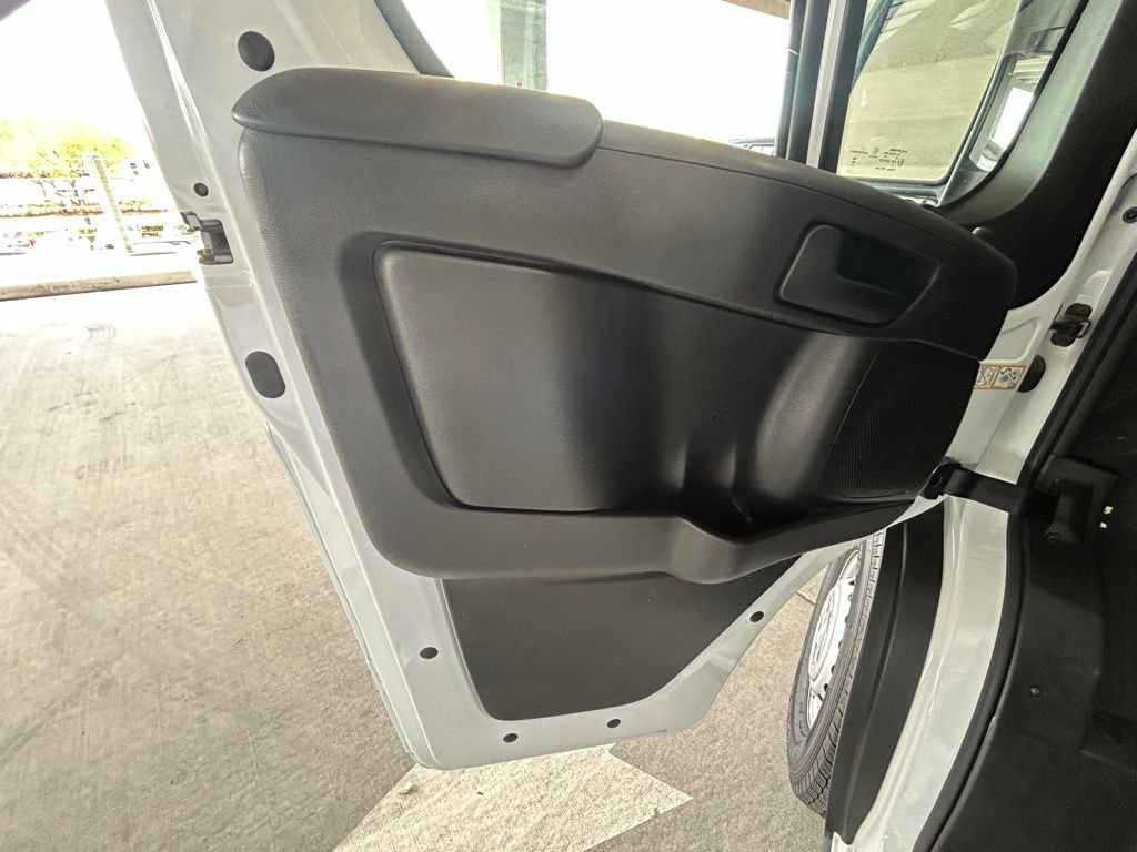 Used 2025 RAM ProMaster 2500 w/ Convenience Group image 17
