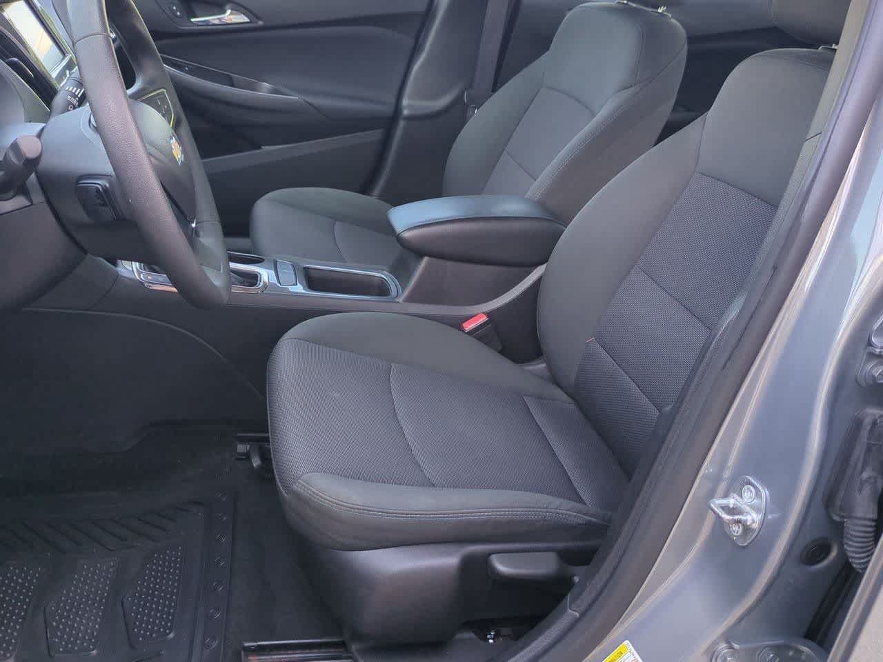 Used 2017 Chevrolet Cruze LT FWD image 15
