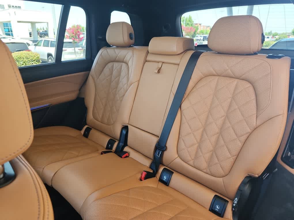 Used 2024 BMW X7 xDrive40i w/ M Sport Package AWD/4WD image 22