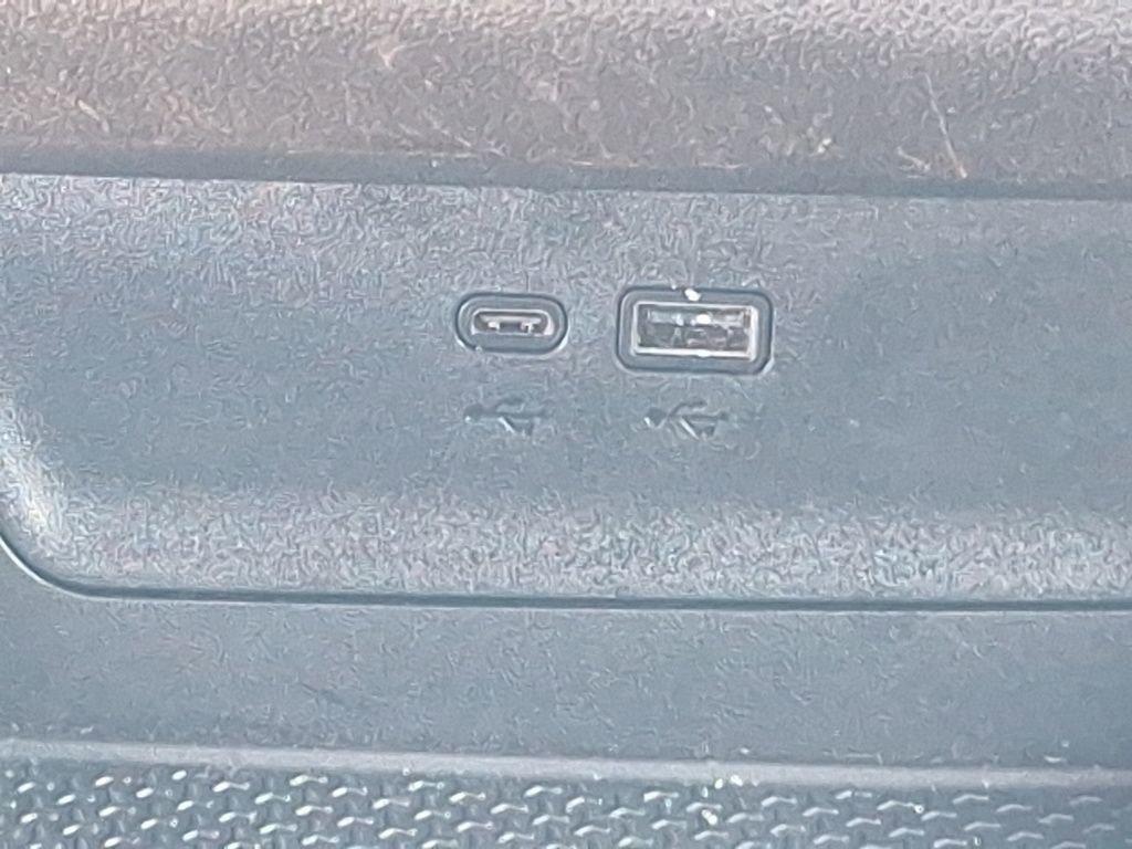 Used 2025 Chevrolet Equinox LT w/ Convenience Package II image 32