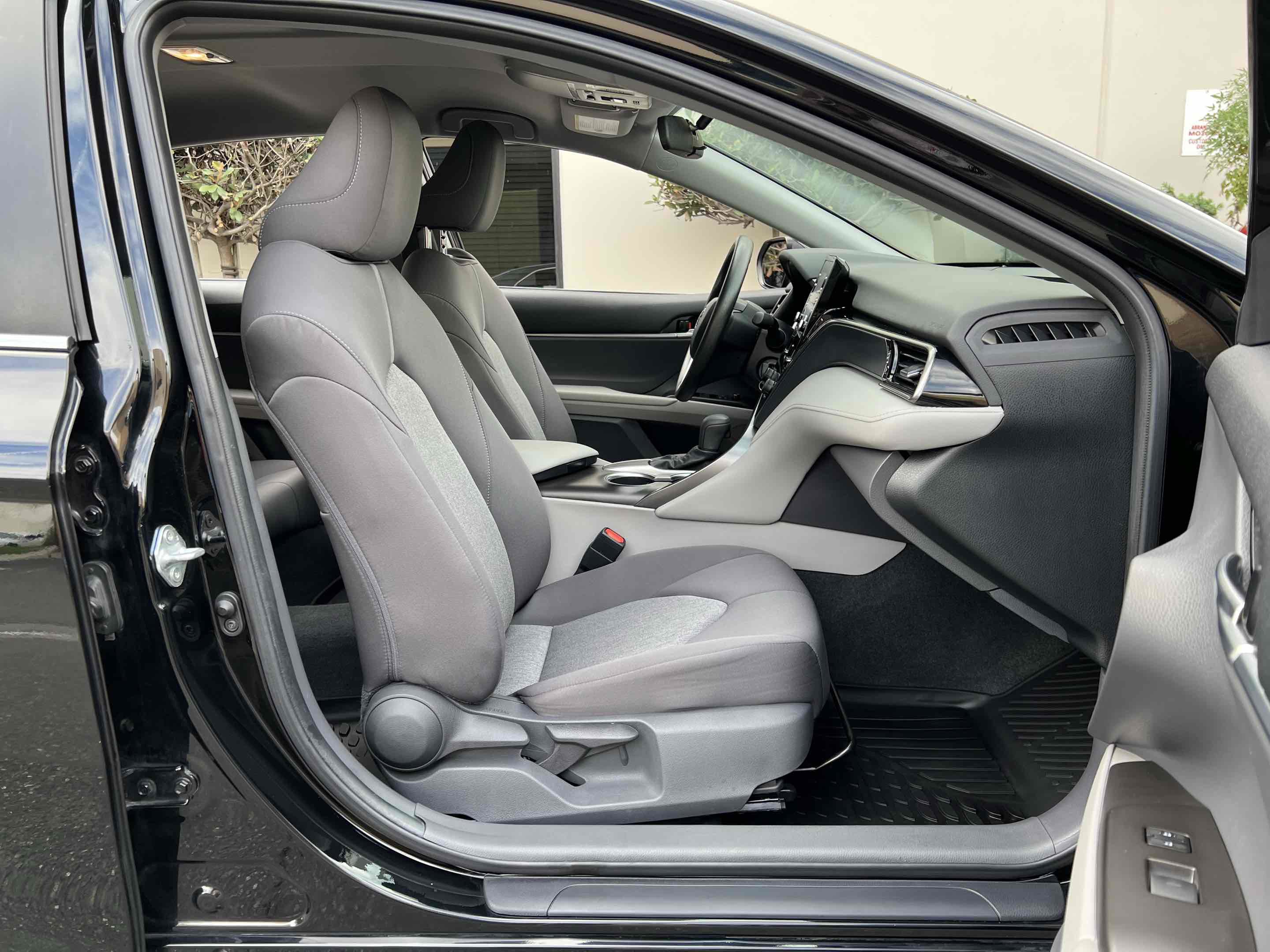 Used 2021 Toyota Camry LE image 42