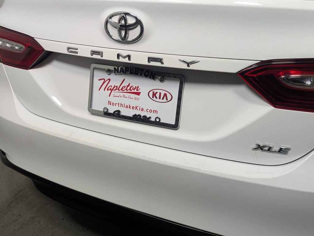 Used 2020 Toyota Camry XLE image 8