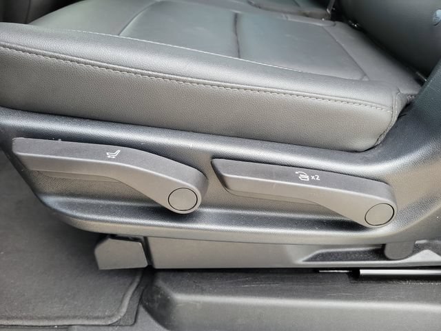Certified 2025 Chevrolet Suburban Z71 AWD/4WD image 17